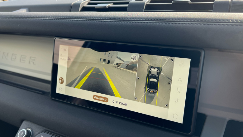 Land Rover Defender 3.0 D250 X-Dynamic SE 90 3dr Auto Diesel Estate